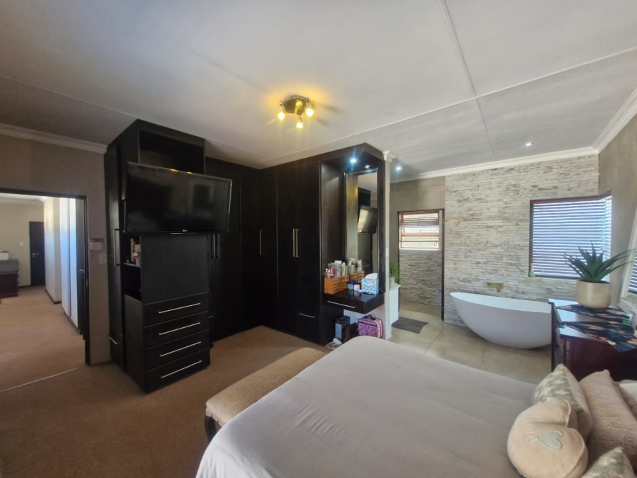 4 Bedroom Property for Sale in Kathu Northern Cape